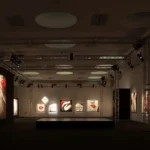 esposizione di opere d'arte pittoriche della mostra magma