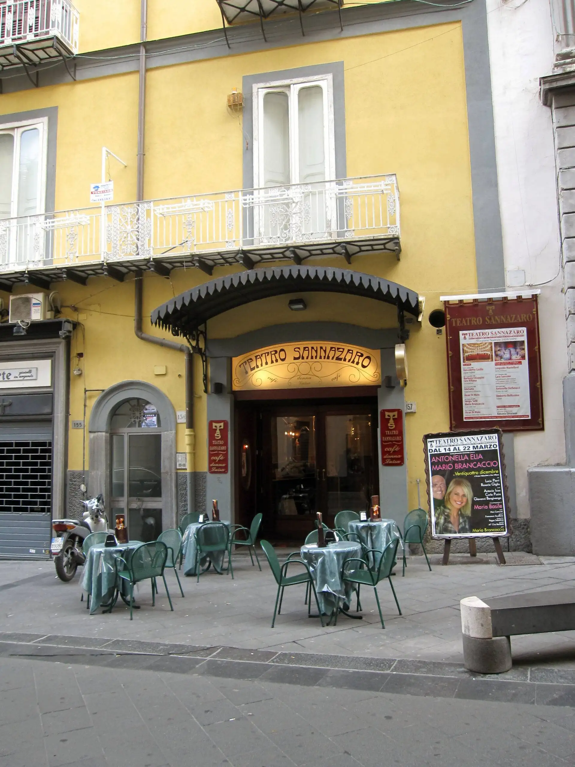 ingresso Teatro Sannazzaro