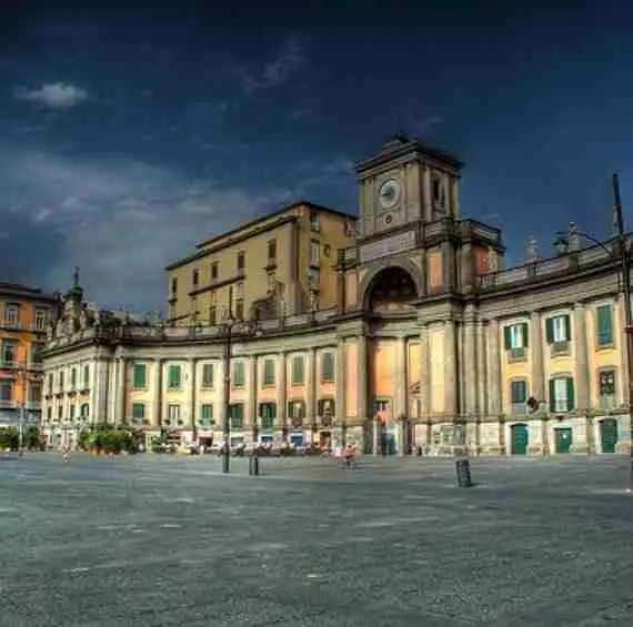 Piazza Dante a Napoli