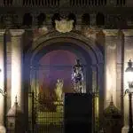 Jan Fabre piazza plebiscito ( ) - Jan Fabre a piazza Plebiscito