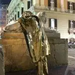 Jan Fabre piazza plebiscito ( ) - Jan Fabre a piazza Plebiscito