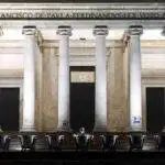 Jan Fabre piazza plebiscito ( ) - Jan Fabre a piazza Plebiscito