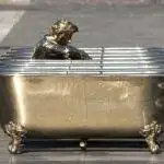 Jan Fabre piazza plebiscito ( ) - Jan Fabre a piazza Plebiscito