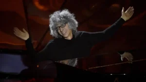 giovanni allevi sul palco di sanremo 