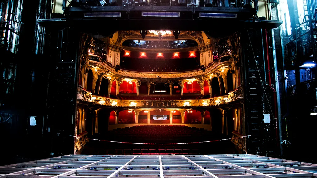 sala teatro visto dal palcoscenico